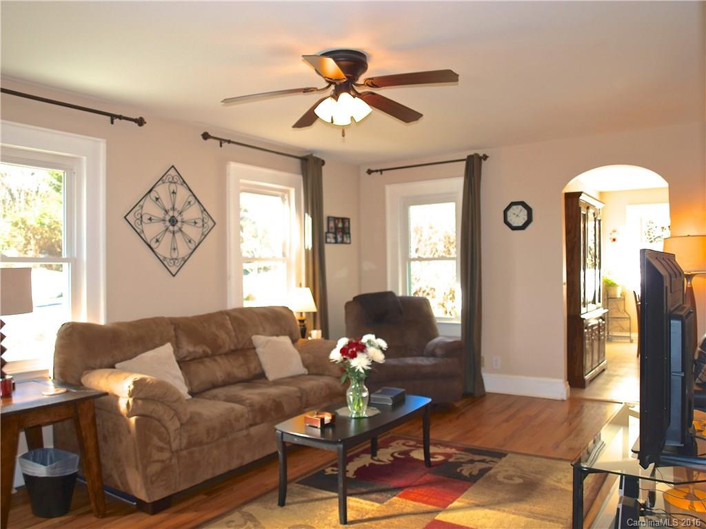 173 Hillside Heights - Photo 3