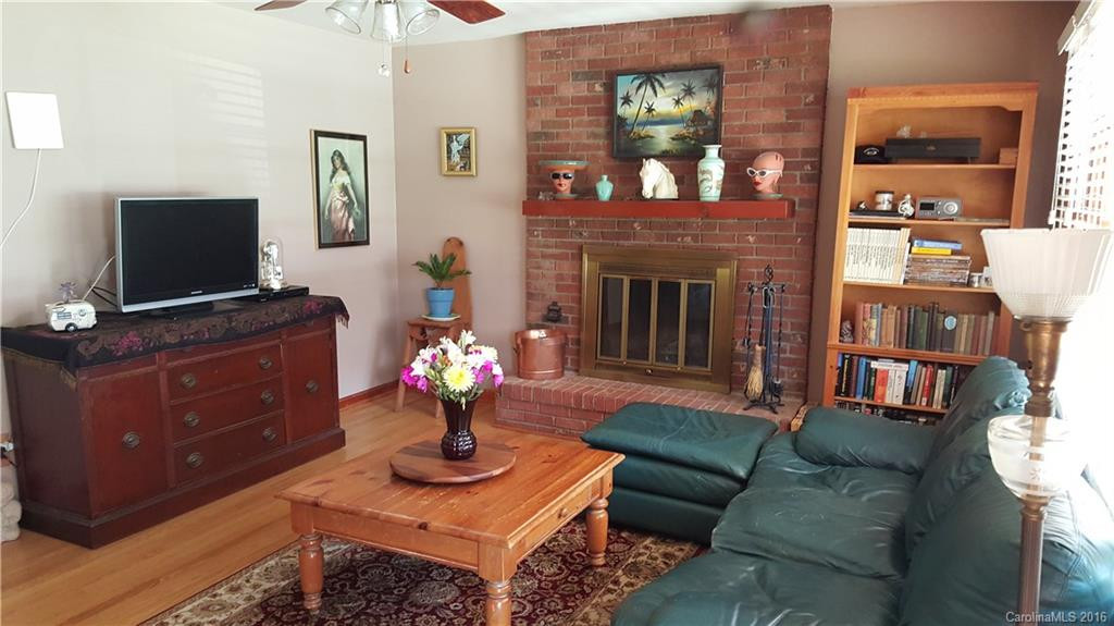 34 Wilshire Drive - Photo 2
