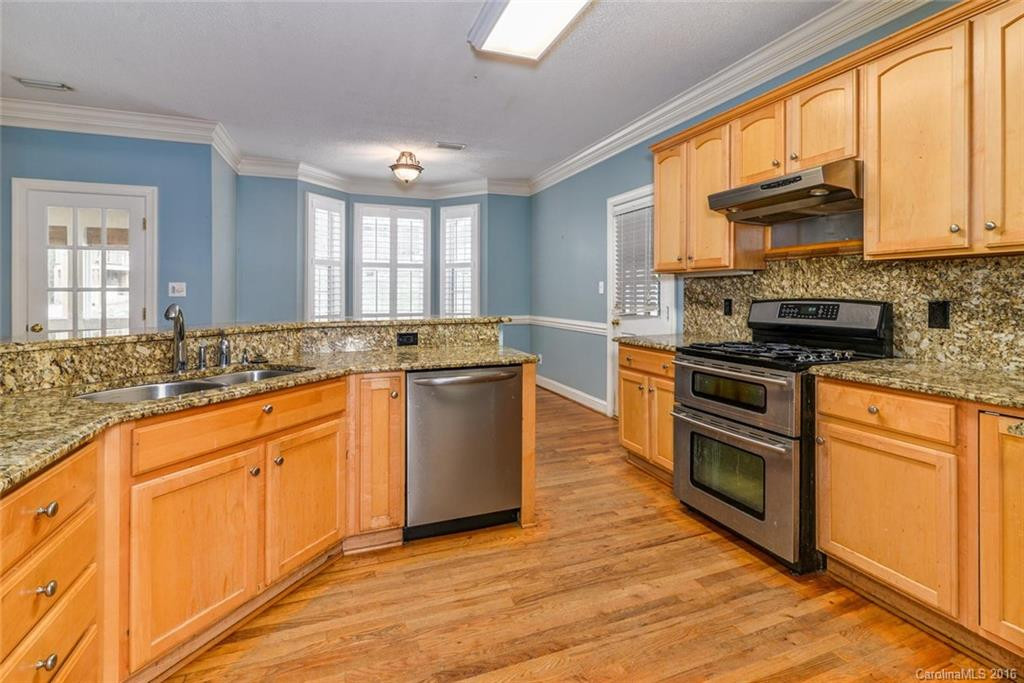 339 Stratford Road - Photo 7