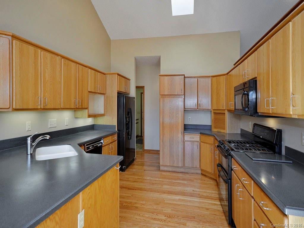 2451 Cumming Woods Lane Road - Photo 8