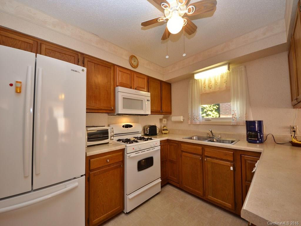 140 Exeter Court #140 - Photo 3