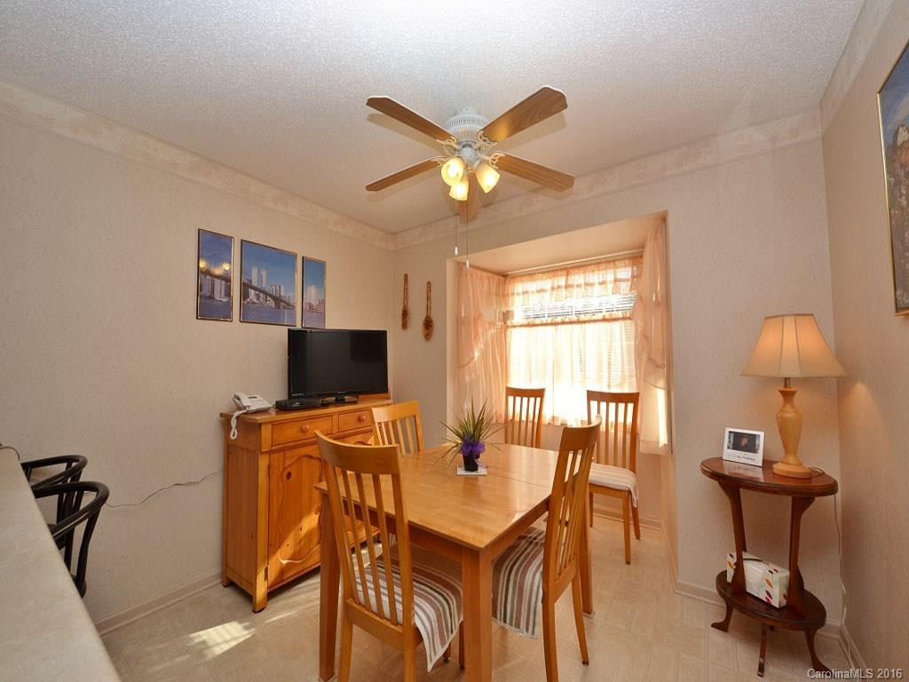 140 Exeter Court #140 - Photo 4
