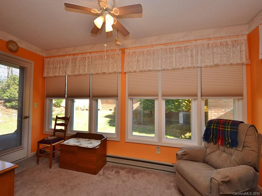 140 Exeter Court #140 - Photo 5