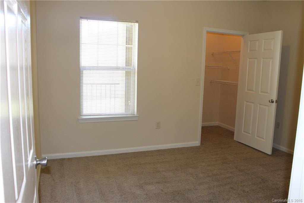 900 Vista Lake Drive #004 - Photo 11