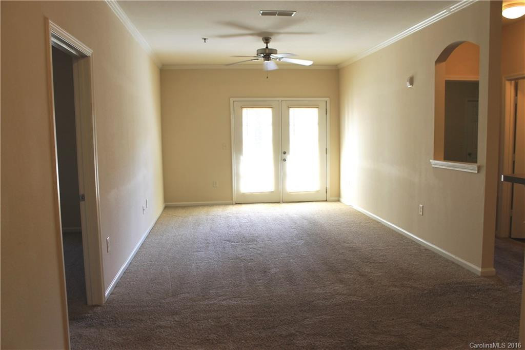 900 Vista Lake Drive #004 - Photo 3