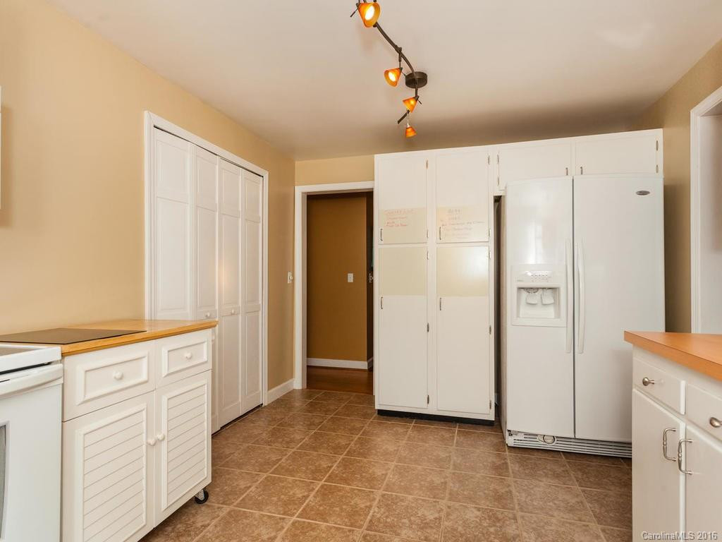 206 Hillandale Drive - Photo 11