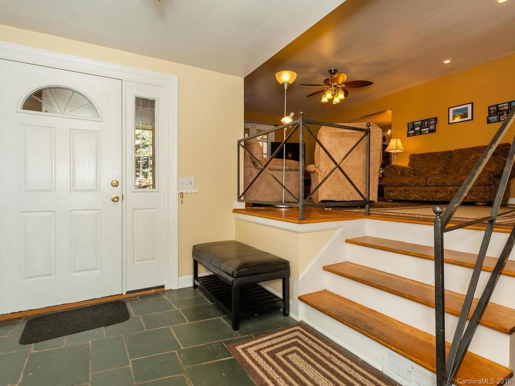 206 Hillandale Drive - Photo 3