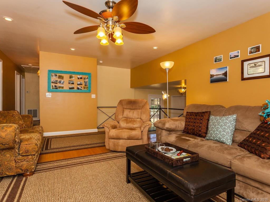 206 Hillandale Drive - Photo 5