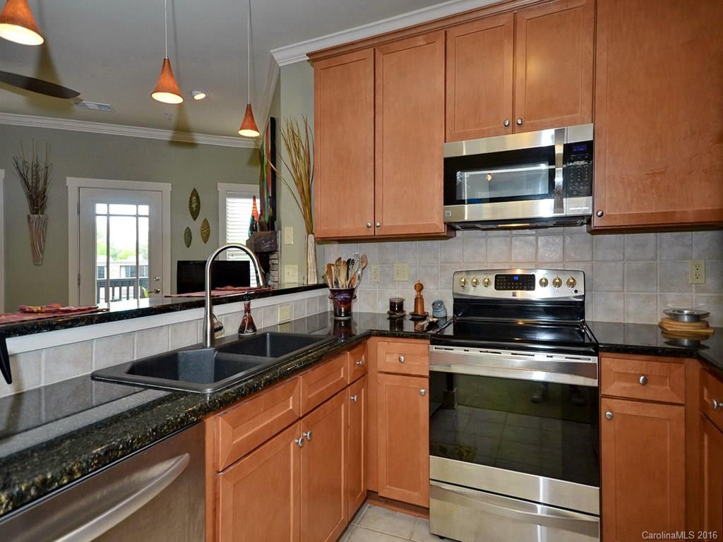 9 Kenilworth Knoll #325 - Photo 4