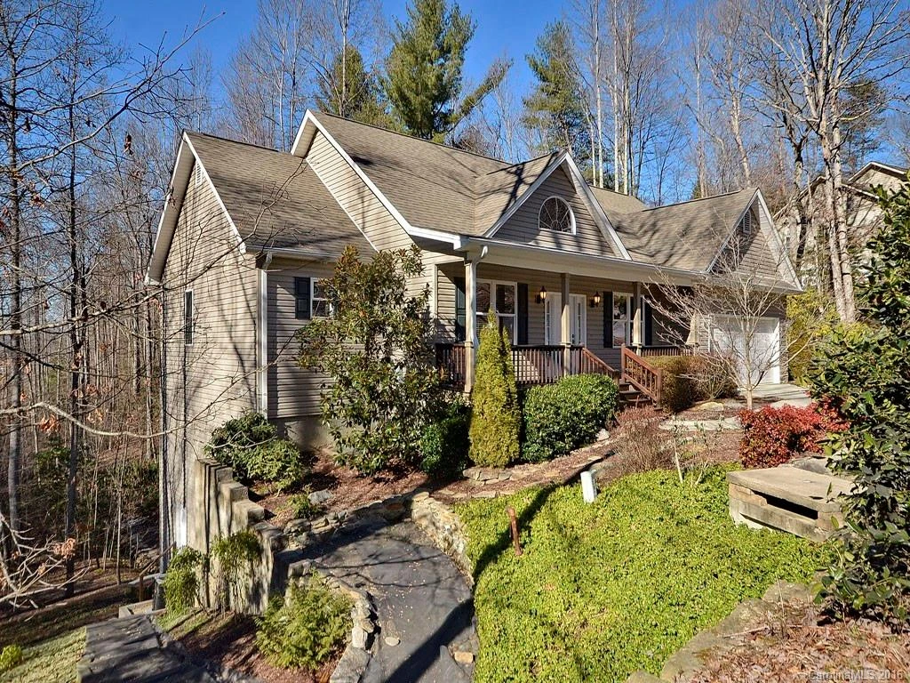 210 Tallyho Lane