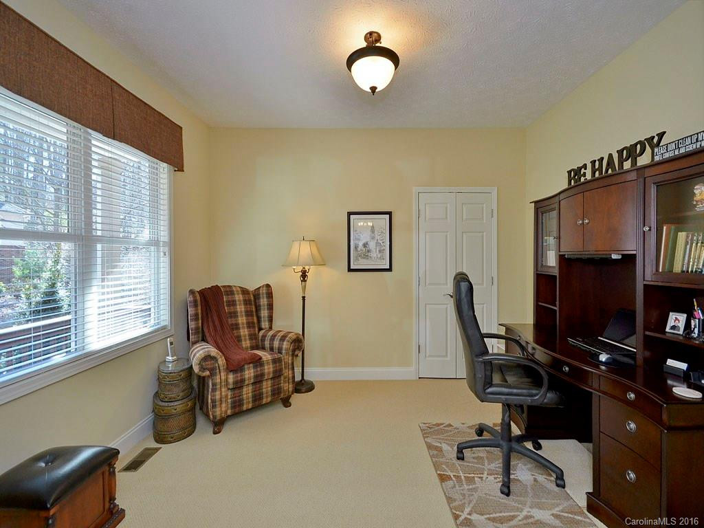 210 Tallyho Lane - Photo 4