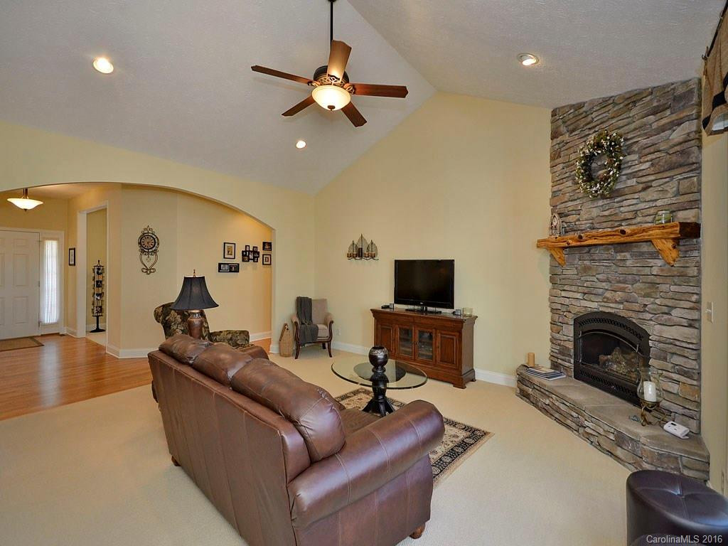 210 Tallyho Lane - Photo 6