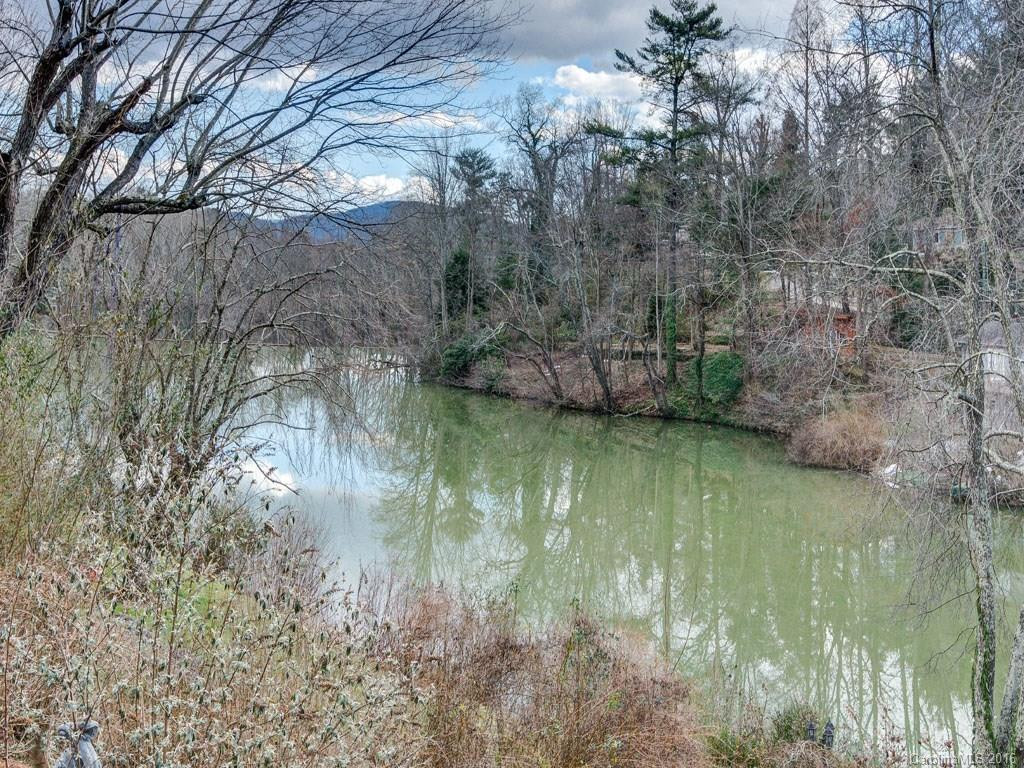 272 Lakewood Drive - Photo 2