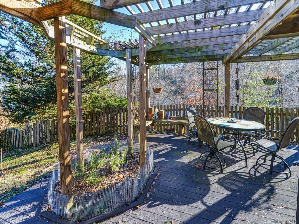 272 Lakewood Drive - Photo 18