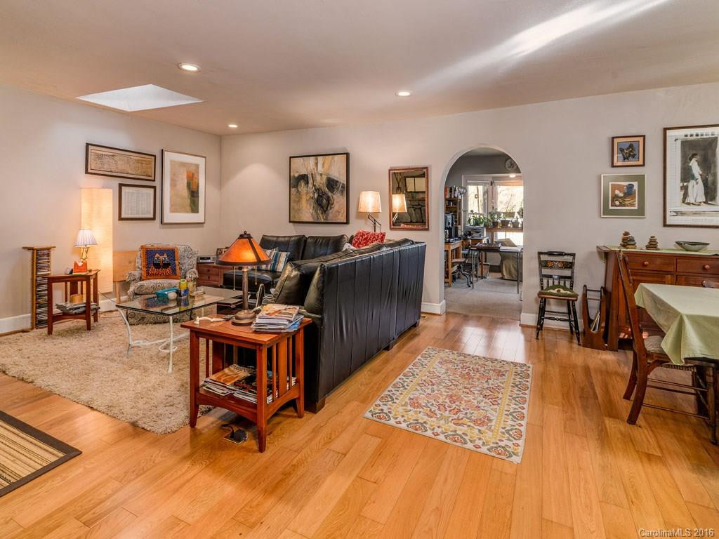 272 Lakewood Drive - Photo 4