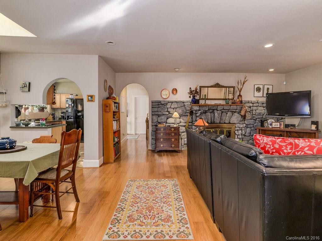 272 Lakewood Drive - Photo 7
