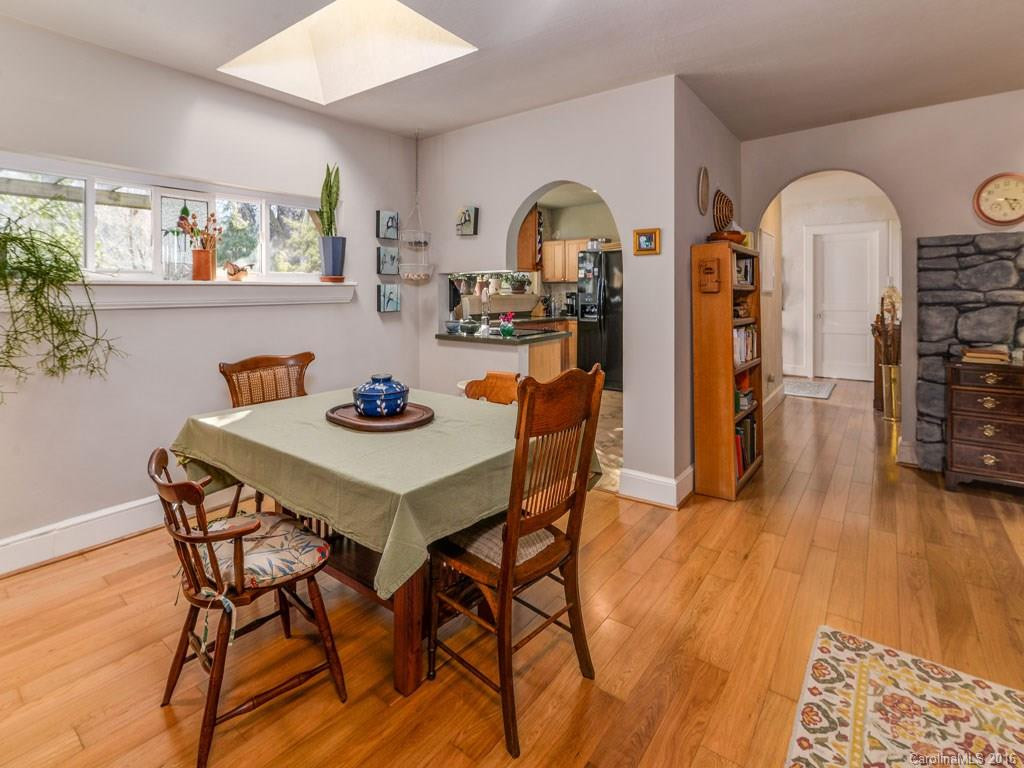 272 Lakewood Drive - Photo 9