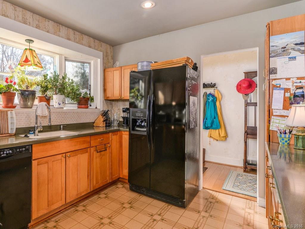 272 Lakewood Drive - Photo 10