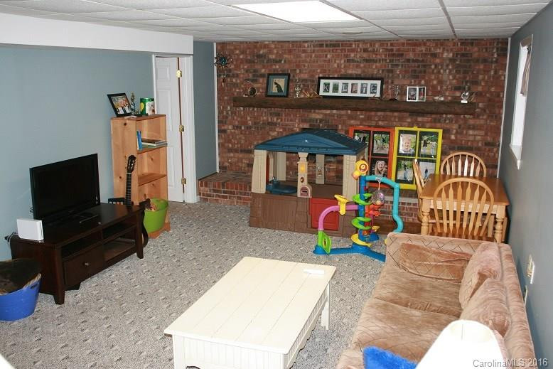 139 Woodland Avenue - Photo 11