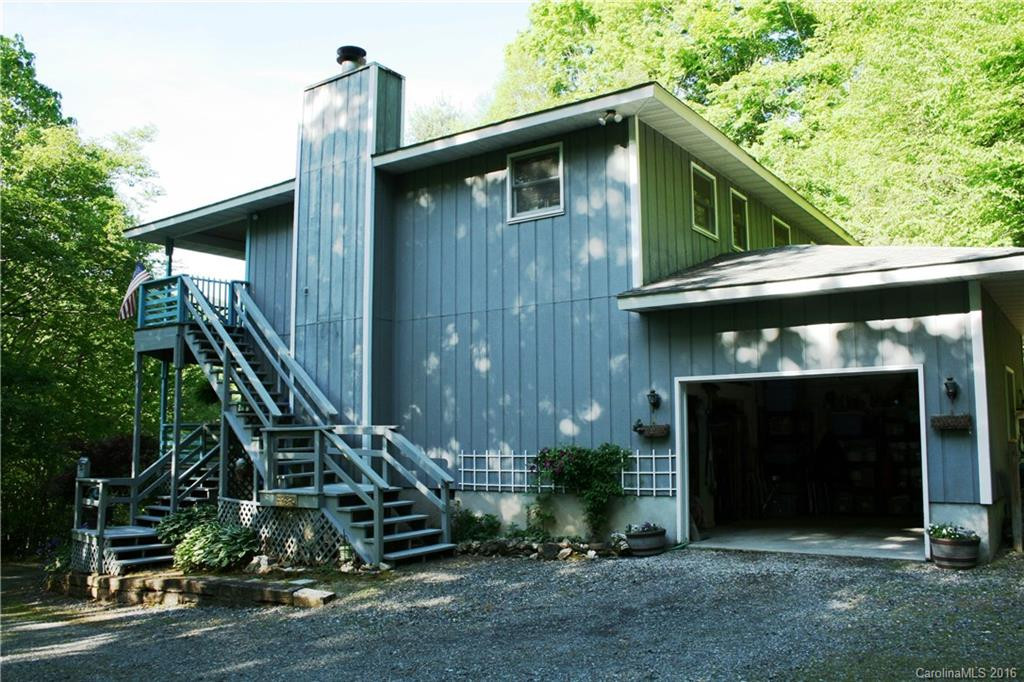 210 Spring Valley Drive - Photo 2