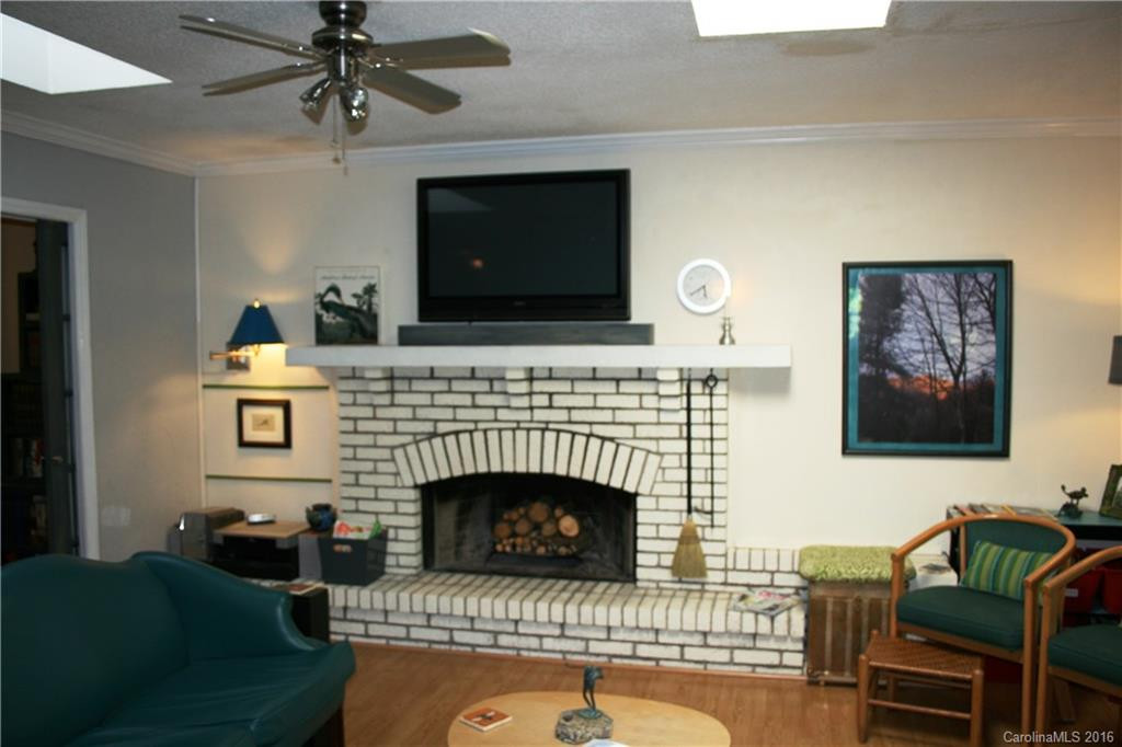210 Spring Valley Drive - Photo 5