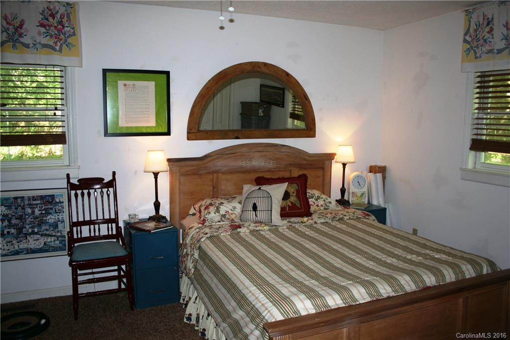 210 Spring Valley Drive - Photo 6
