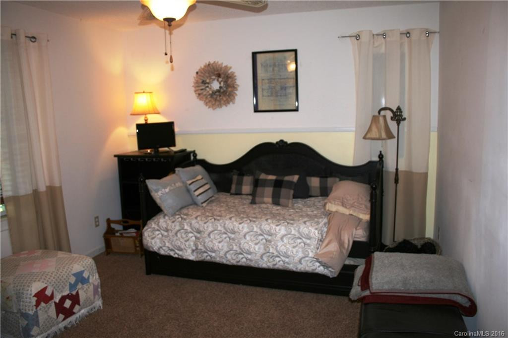210 Spring Valley Drive - Photo 9