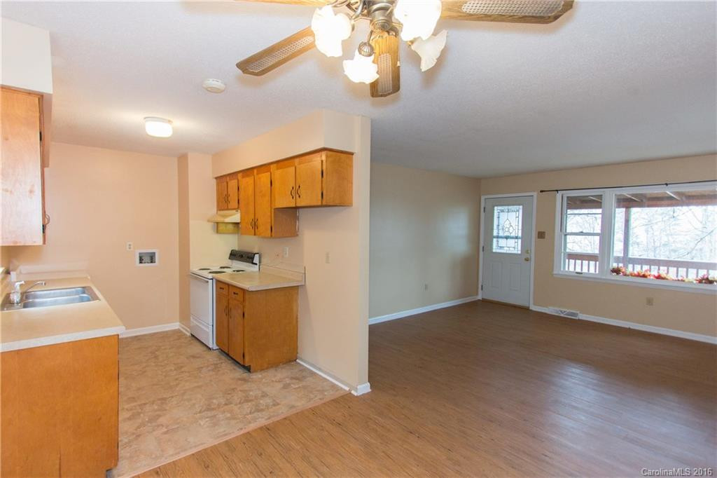 216 Pine Hill Drive - Photo 9