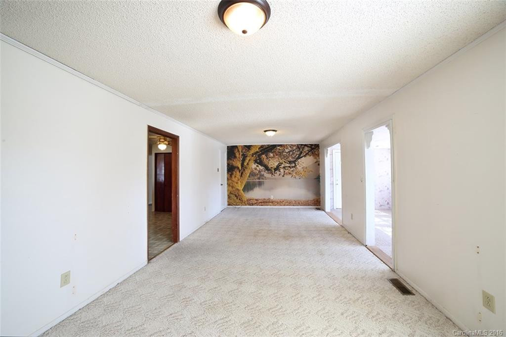 341 Yellowstone Drive - Photo 4