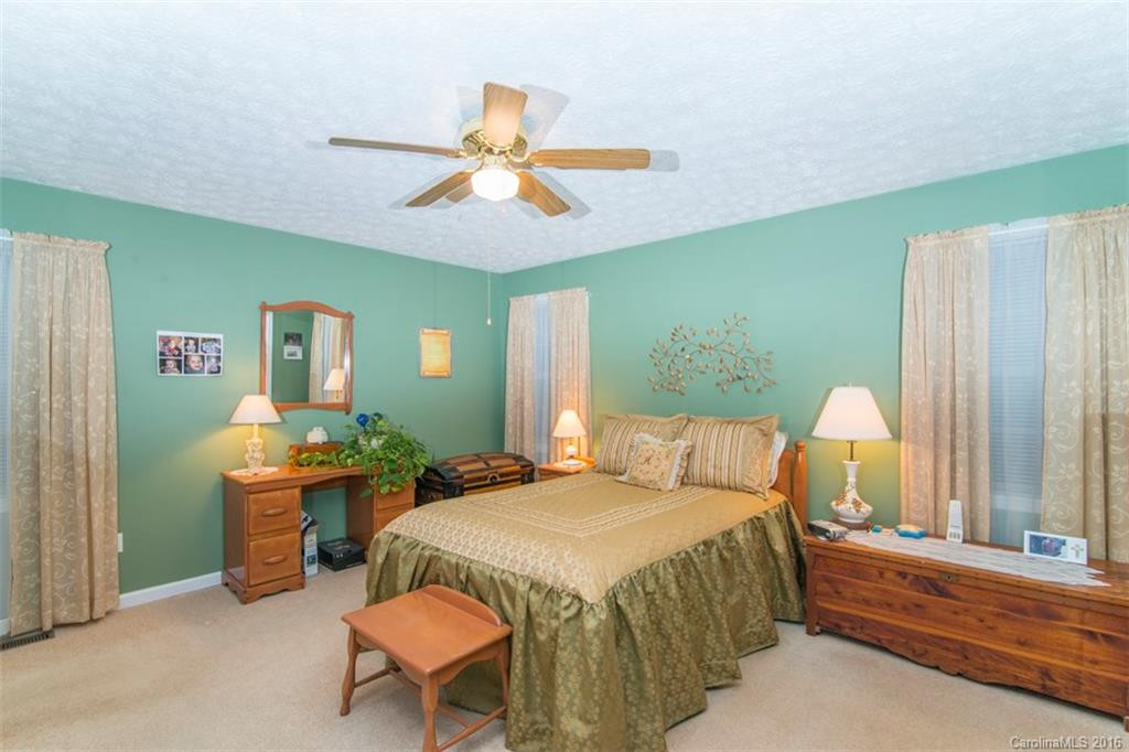1656 Howard Gap Road - Photo 13