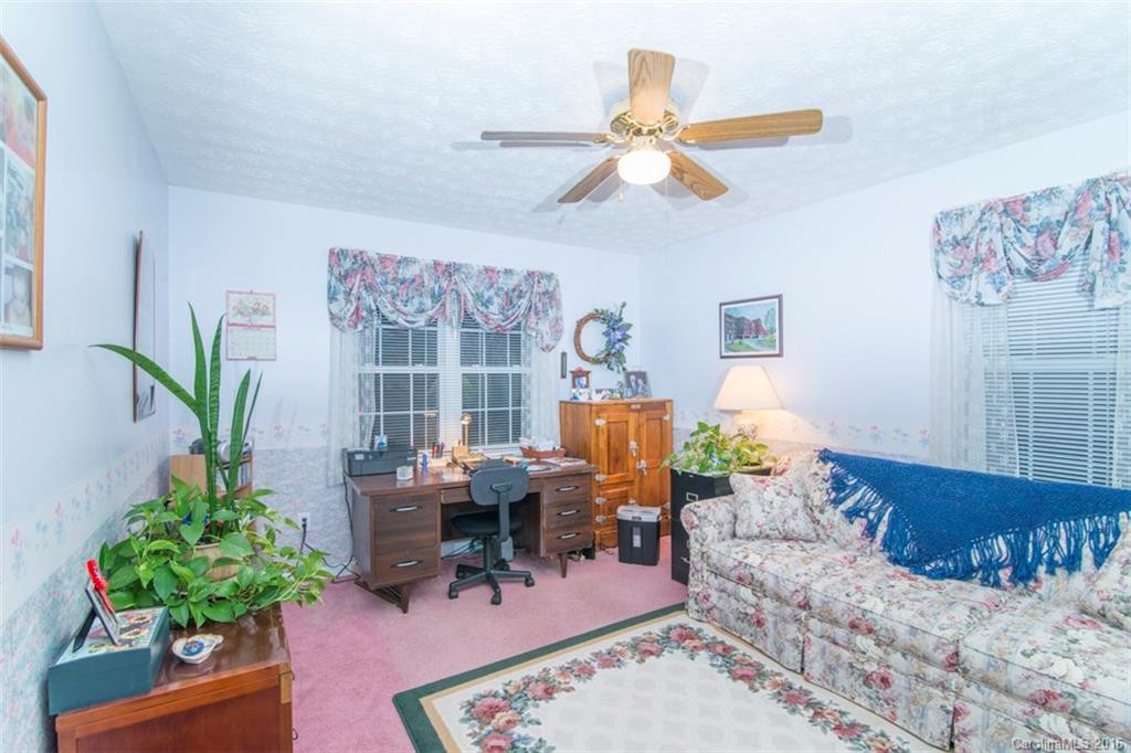 1656 Howard Gap Road - Photo 16