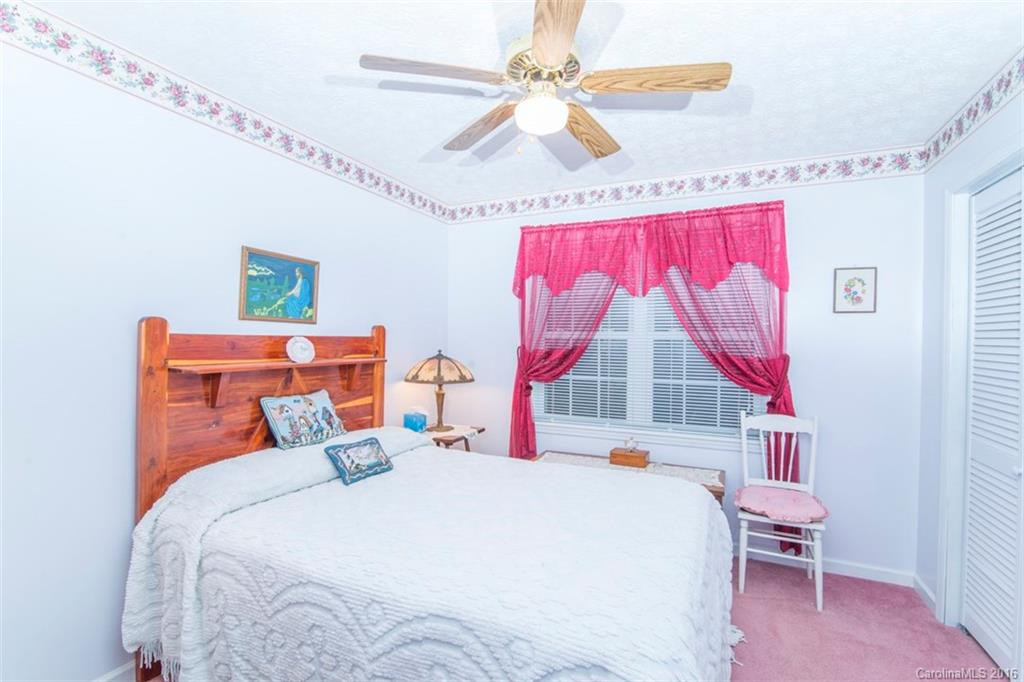 1656 Howard Gap Road - Photo 17