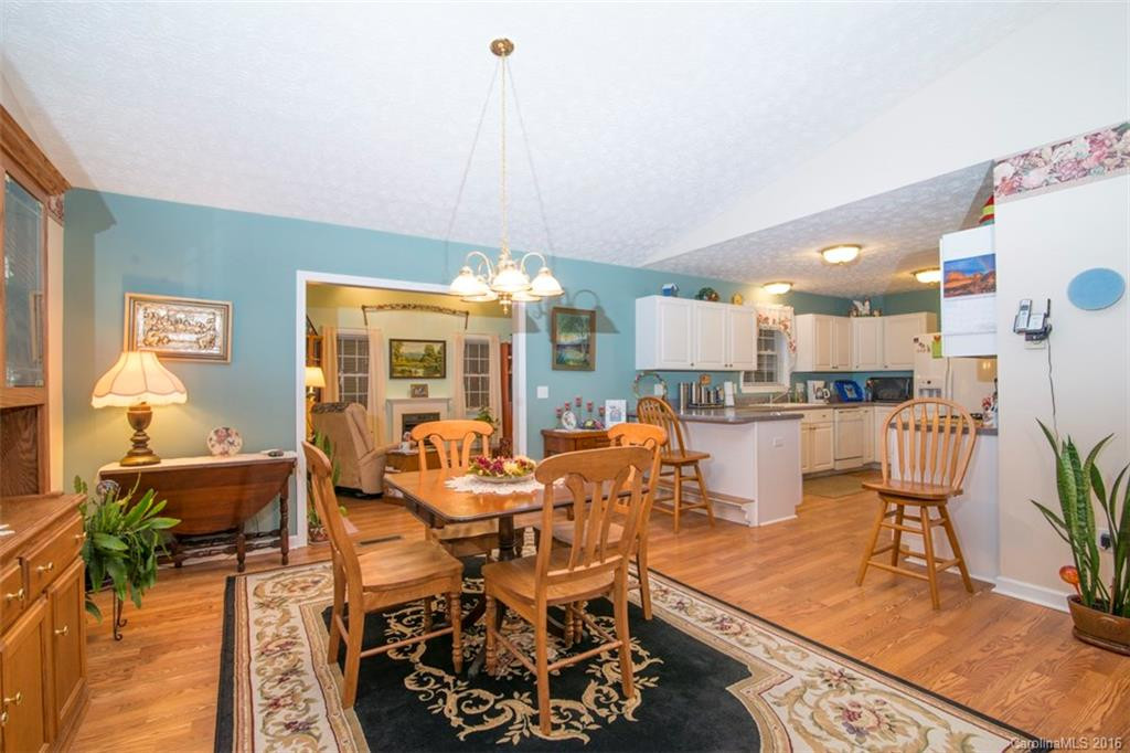 1656 Howard Gap Road - Photo 4