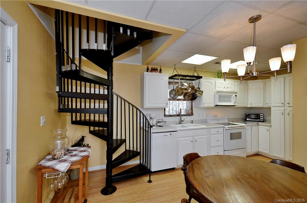 355 Flat Top Mountain Road - Photo 6