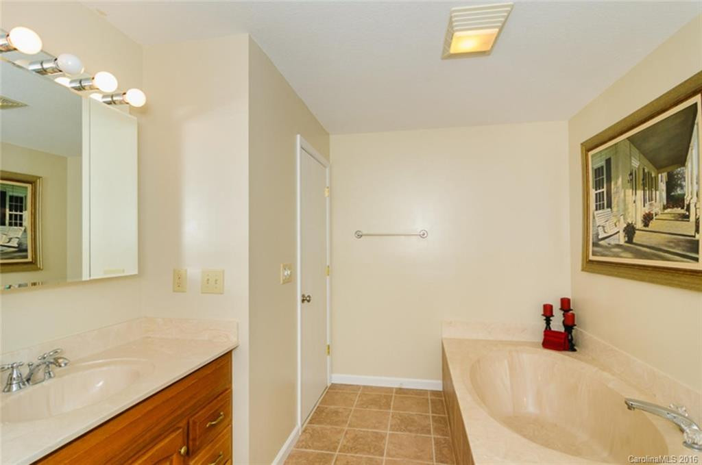 282 Mark Twain Drive - Photo 15