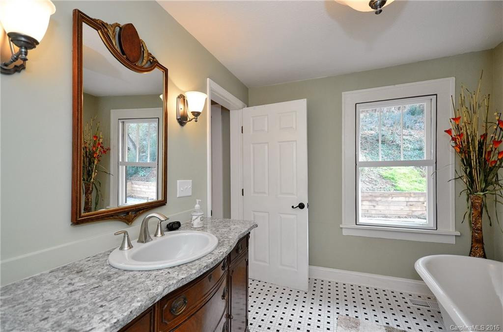 25 Sycamore Street - Photo 11