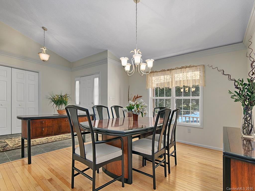 203 Pine Knot Trail - Photo 6