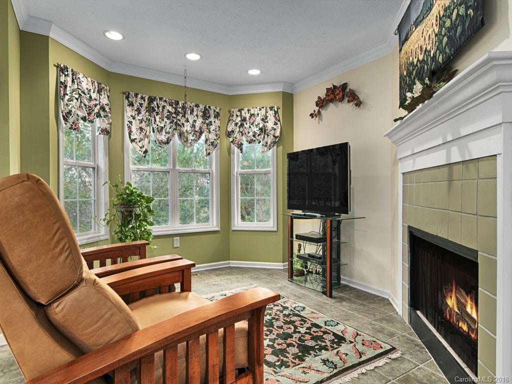 203 Pine Knot Trail - Photo 10