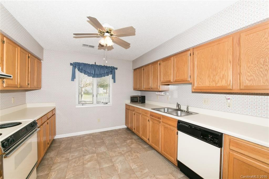 305 Dellford Court #Lot 29 - Photo 10