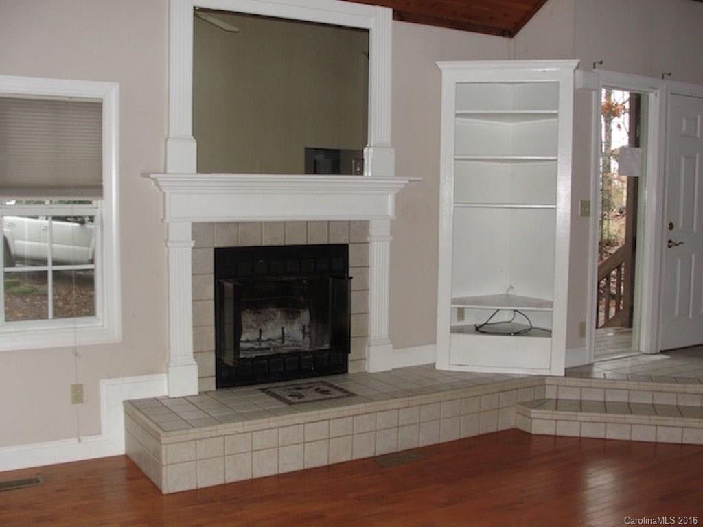 151 Woodcrest Lane - Photo 2