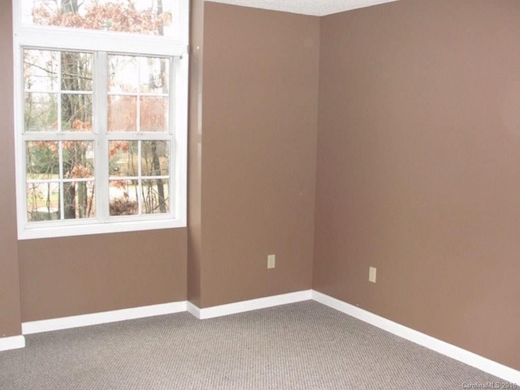 151 Woodcrest Lane - Photo 7
