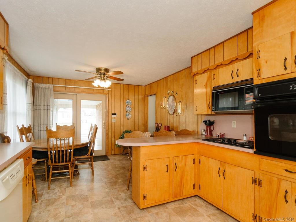 2379 Smoky Park Highway - Photo 12