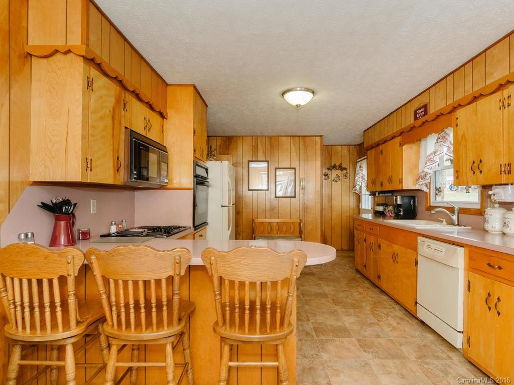 2379 Smoky Park Highway - Photo 13