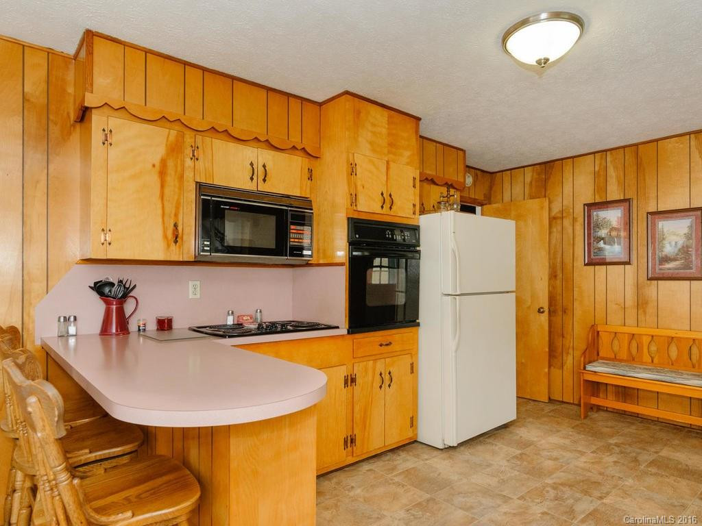 2379 Smoky Park Highway - Photo 14