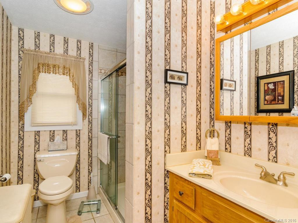 2379 Smoky Park Highway - Photo 16