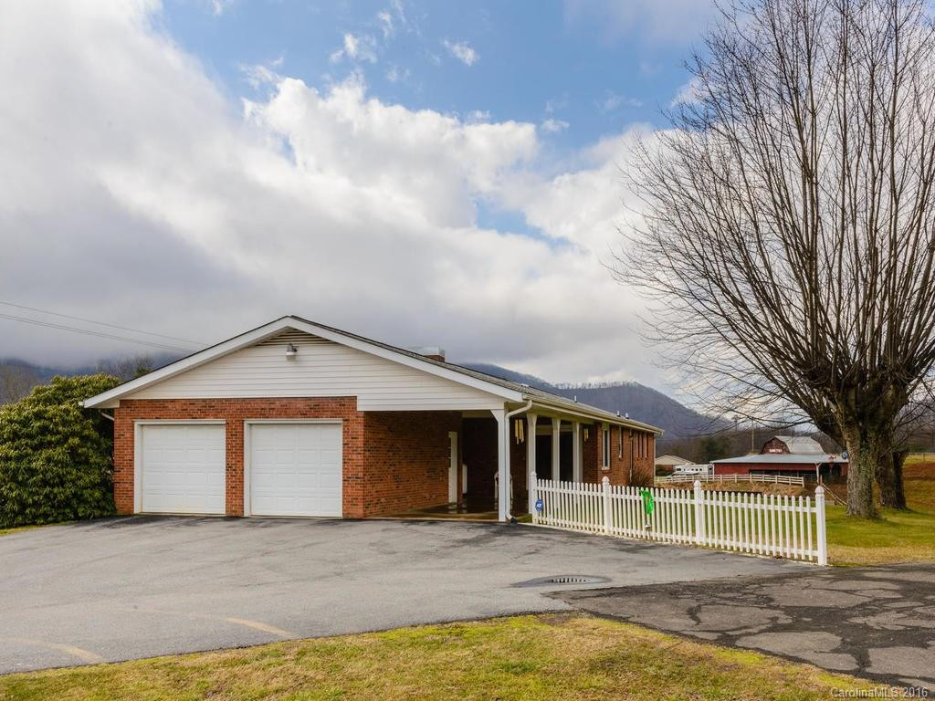 2379 Smoky Park Highway - Photo 3