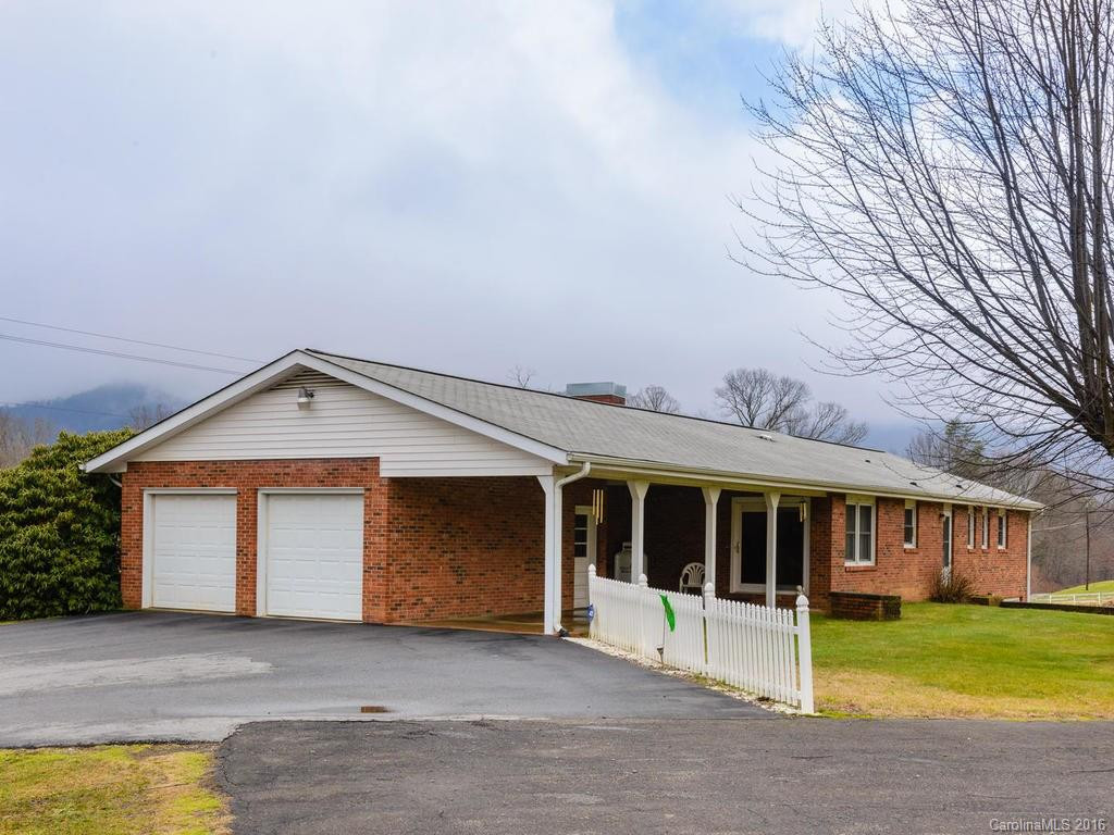 2379 Smoky Park Highway - Photo 4