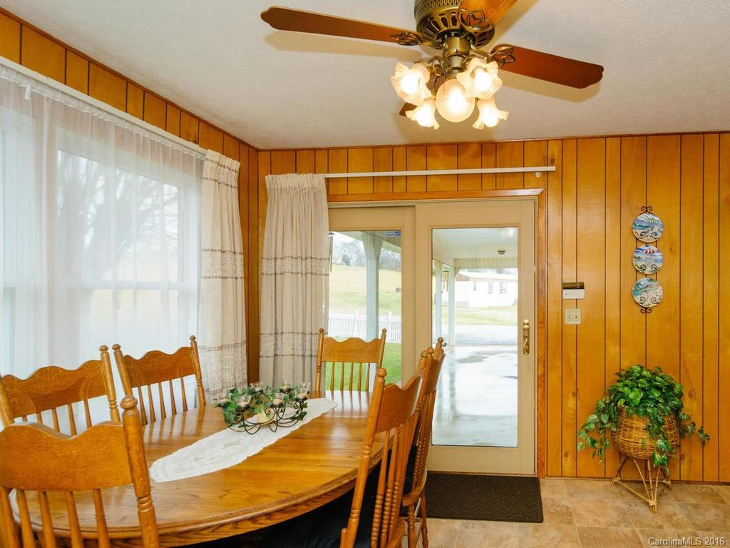 2379 Smoky Park Highway - Photo 9