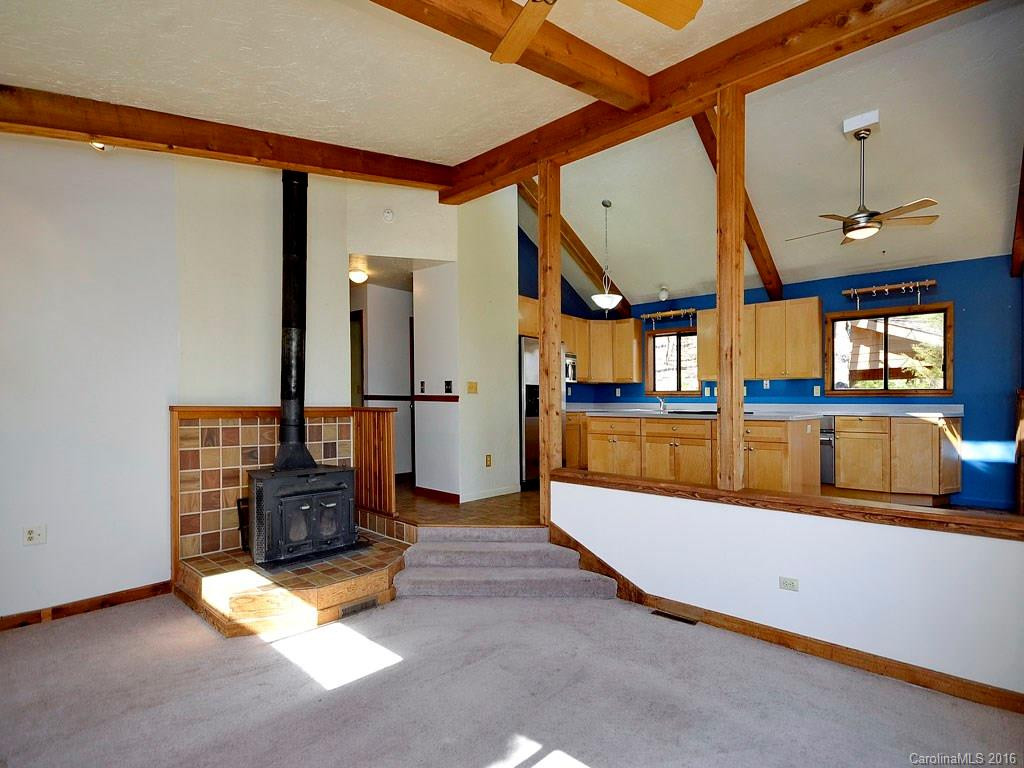 256 Indian Bluff Trail - Photo 2