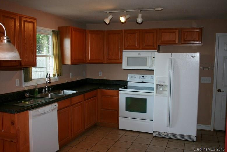 117 Pine Street - Photo 3